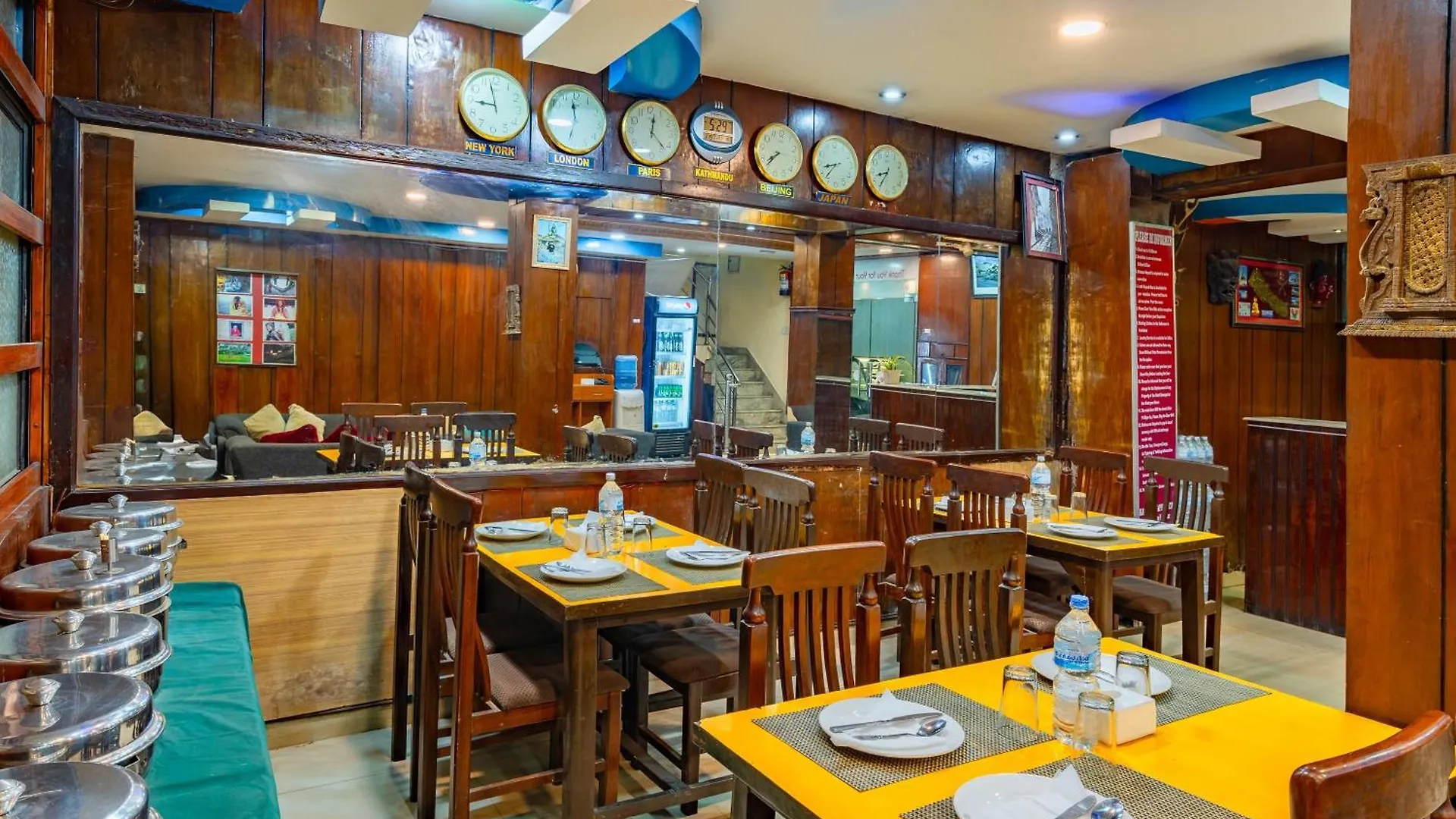 Oyo 827 Taj Hotel And Restaurant Κατμαντού