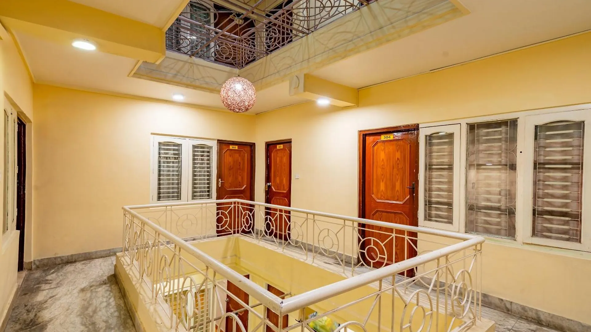 Oyo 827 Taj Hotel And Restaurant Κατμαντού